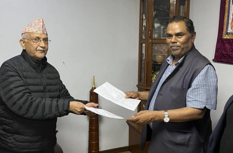 मोरङ ४ ‘ख’ र ६ ‘ख’मा जसपाकाे भाग खोसेर एमाले अध्यक्ष ओलीले  घिमिरे र बस्नेतलाई झापा बोलाएर टिकट दिए 